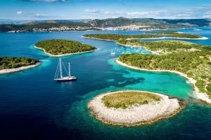 Uncover the charm of Pakleni Islands by sailboat