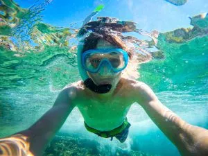 Duik in het plaatselijke ecosysteem met snorkelen